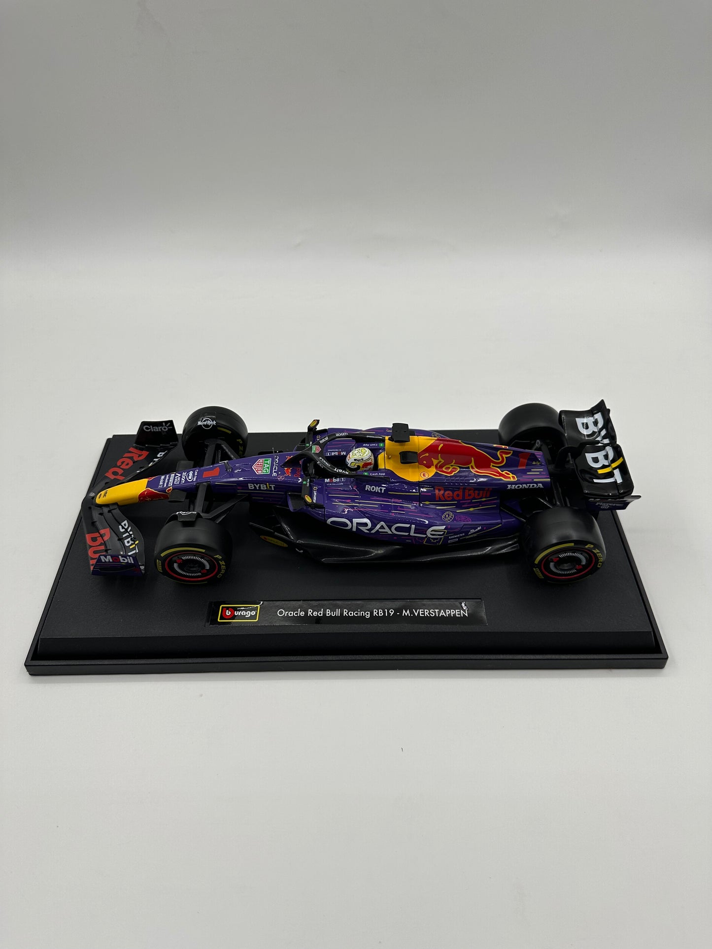 Red Bull 1/18 2023 F1 Bburago RB19 Las Vegas GP #1 Verstappen