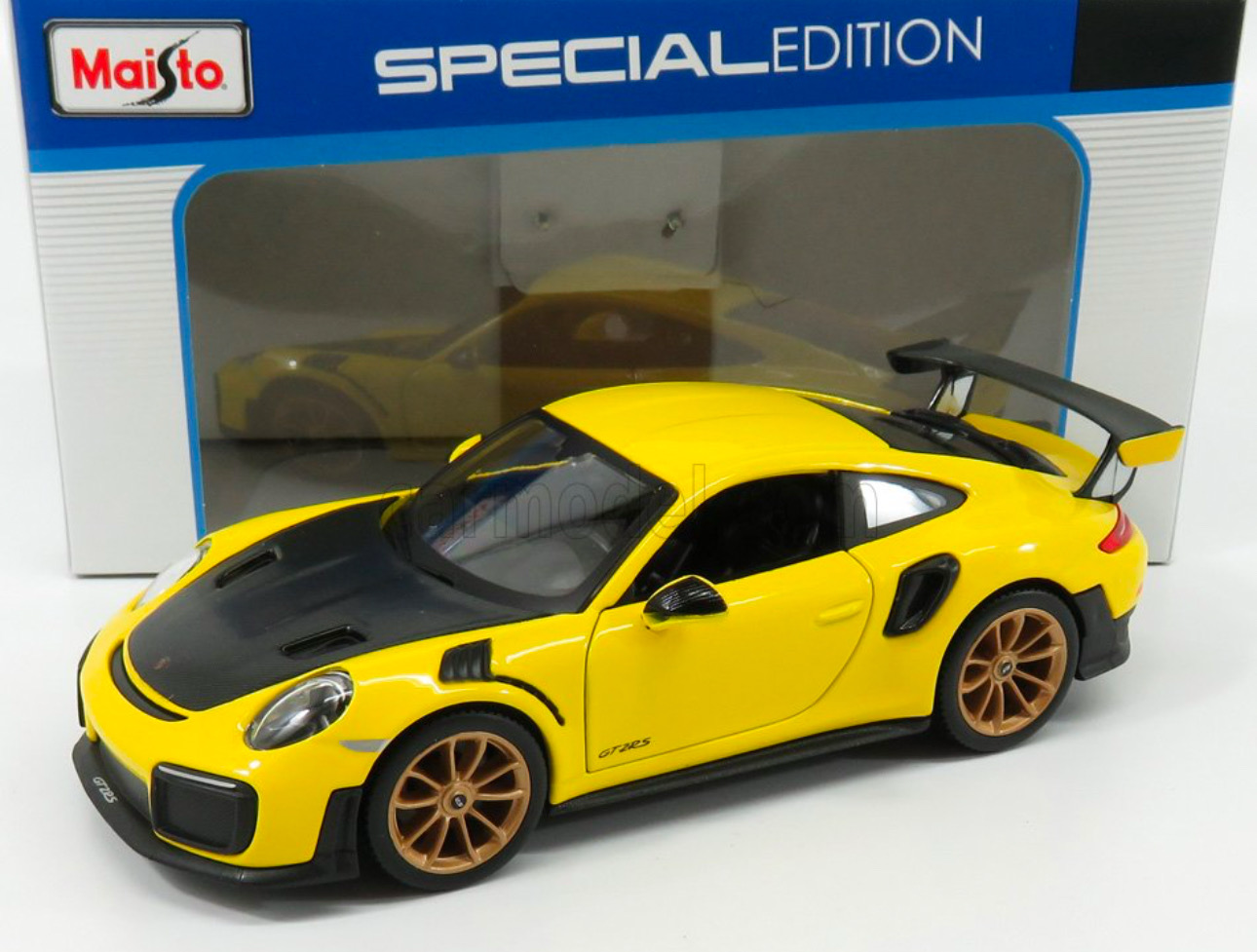 Porsche 911 (991 II) GT2 RS year 2018 yellow / black 1:24 Maisto