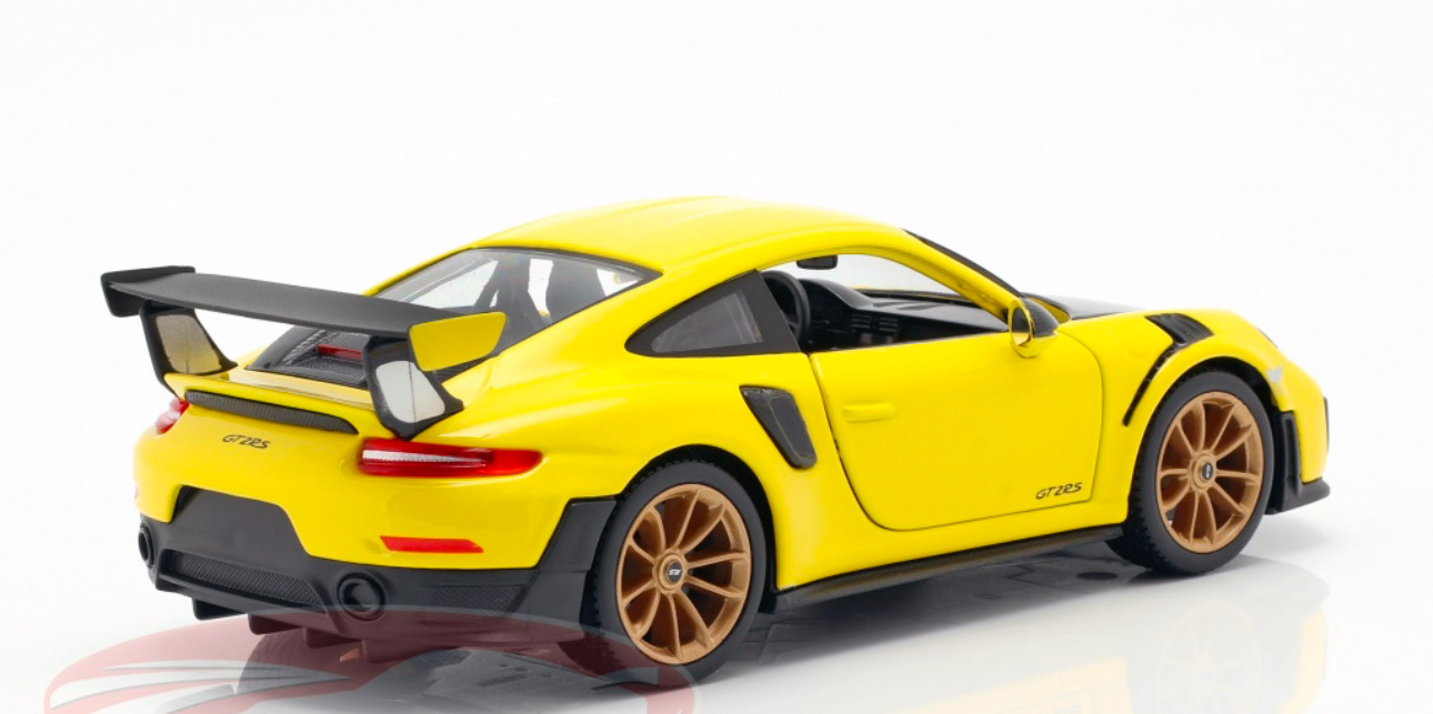 Porsche 911 (991 II) GT2 RS year 2018 yellow / black 1:24 Maisto