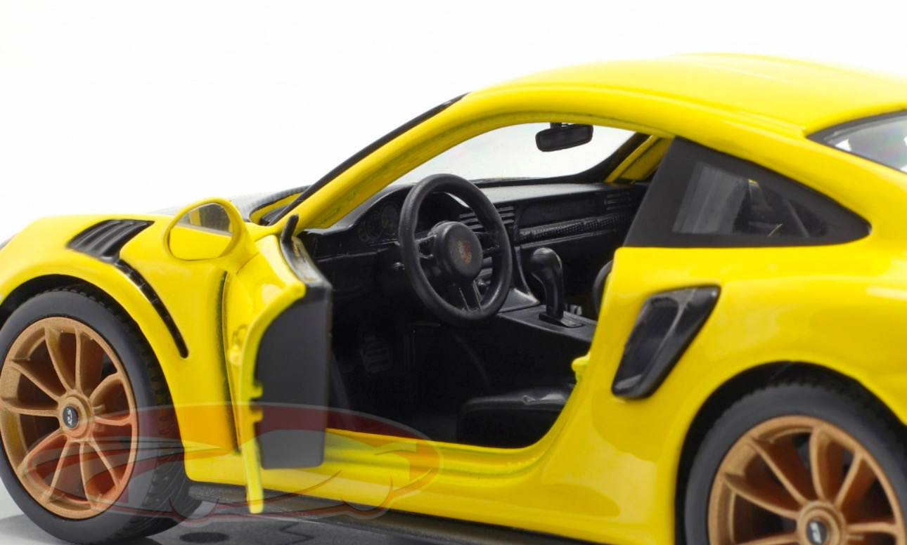 Porsche 911 (991 II) GT2 RS year 2018 yellow / black 1:24 Maisto